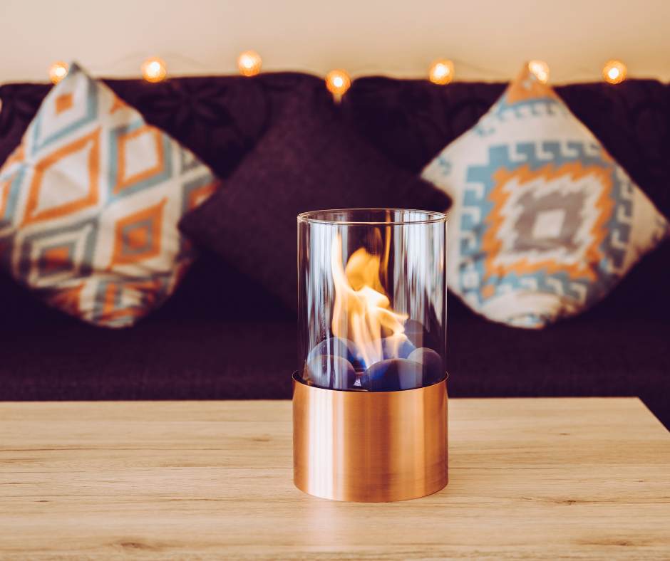 Płomień Sztuki - czy biokominek można postawić na drewnie?